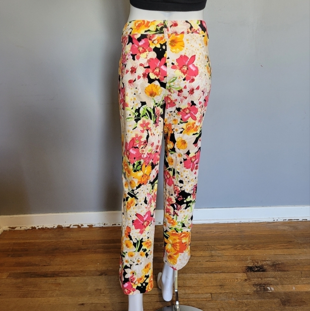 Lady Dutch Floral Cropped Pantsuit, VGUC, Sizes XL And 30 - Picture 11 of 14